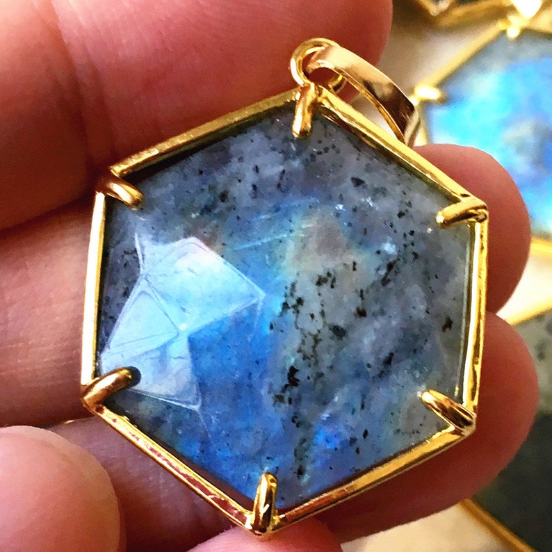 Healing Hexagon Labradorite Necklace in Gold.